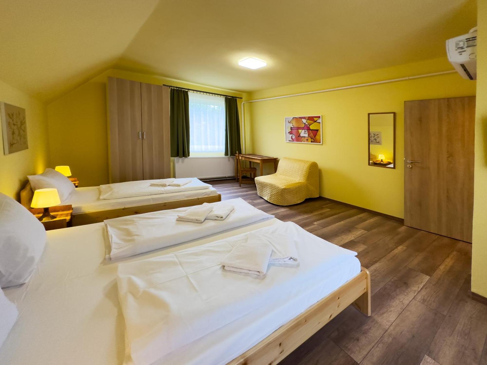 Irisz Panzio Hotell Budapest Eksteriør bilde