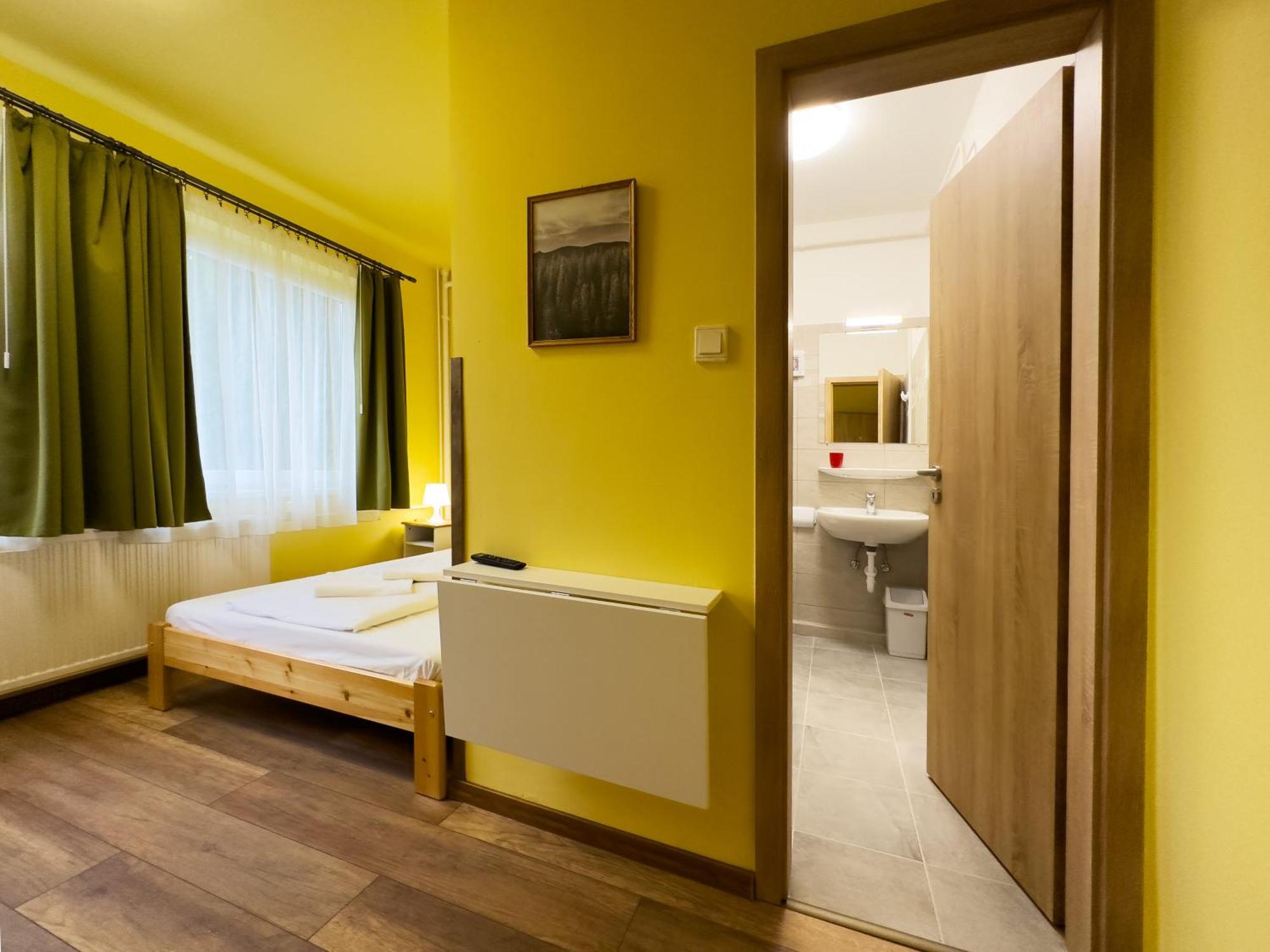 Irisz Panzio Hotell Budapest Eksteriør bilde