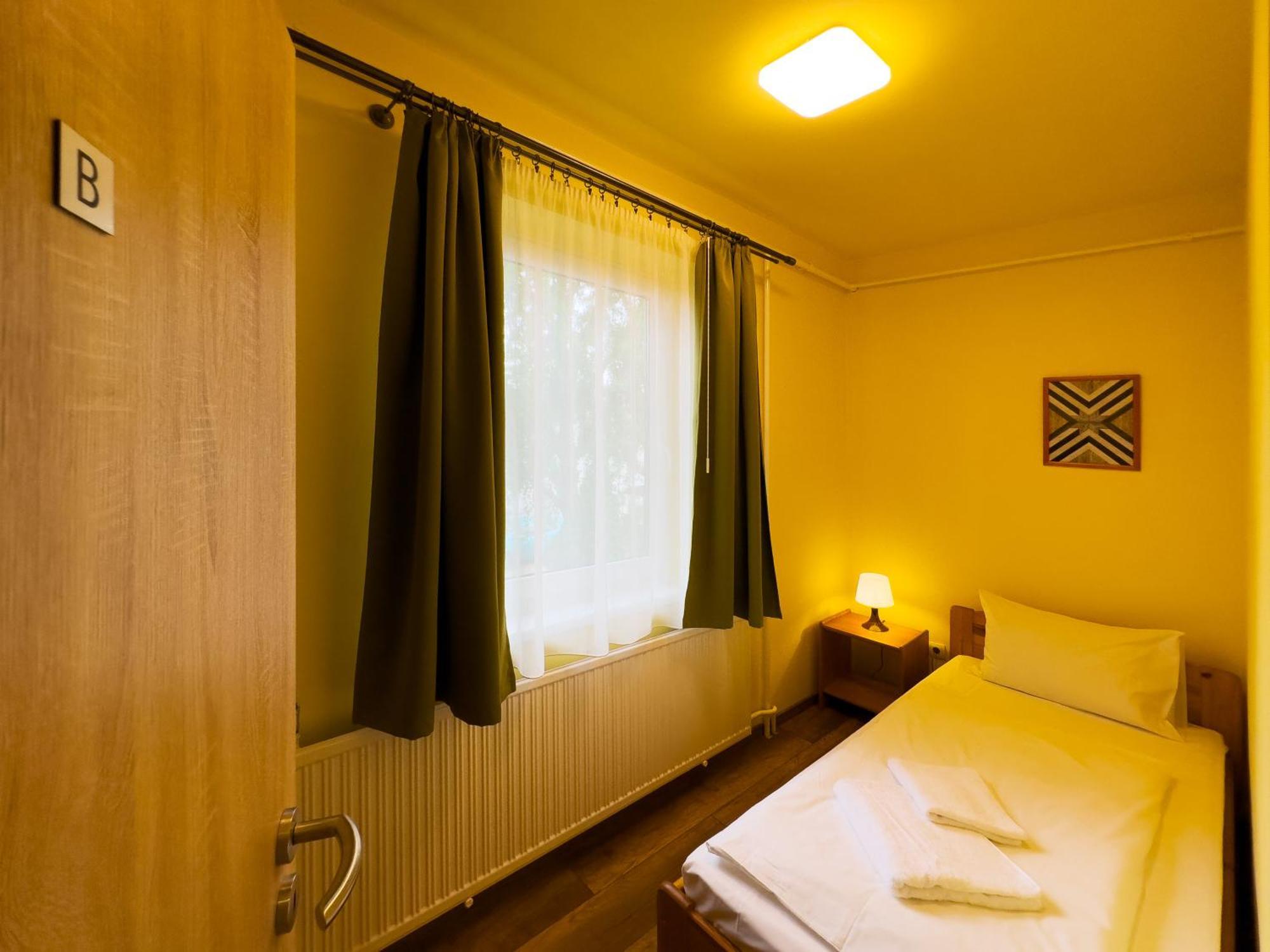 Irisz Panzio Hotell Budapest Eksteriør bilde