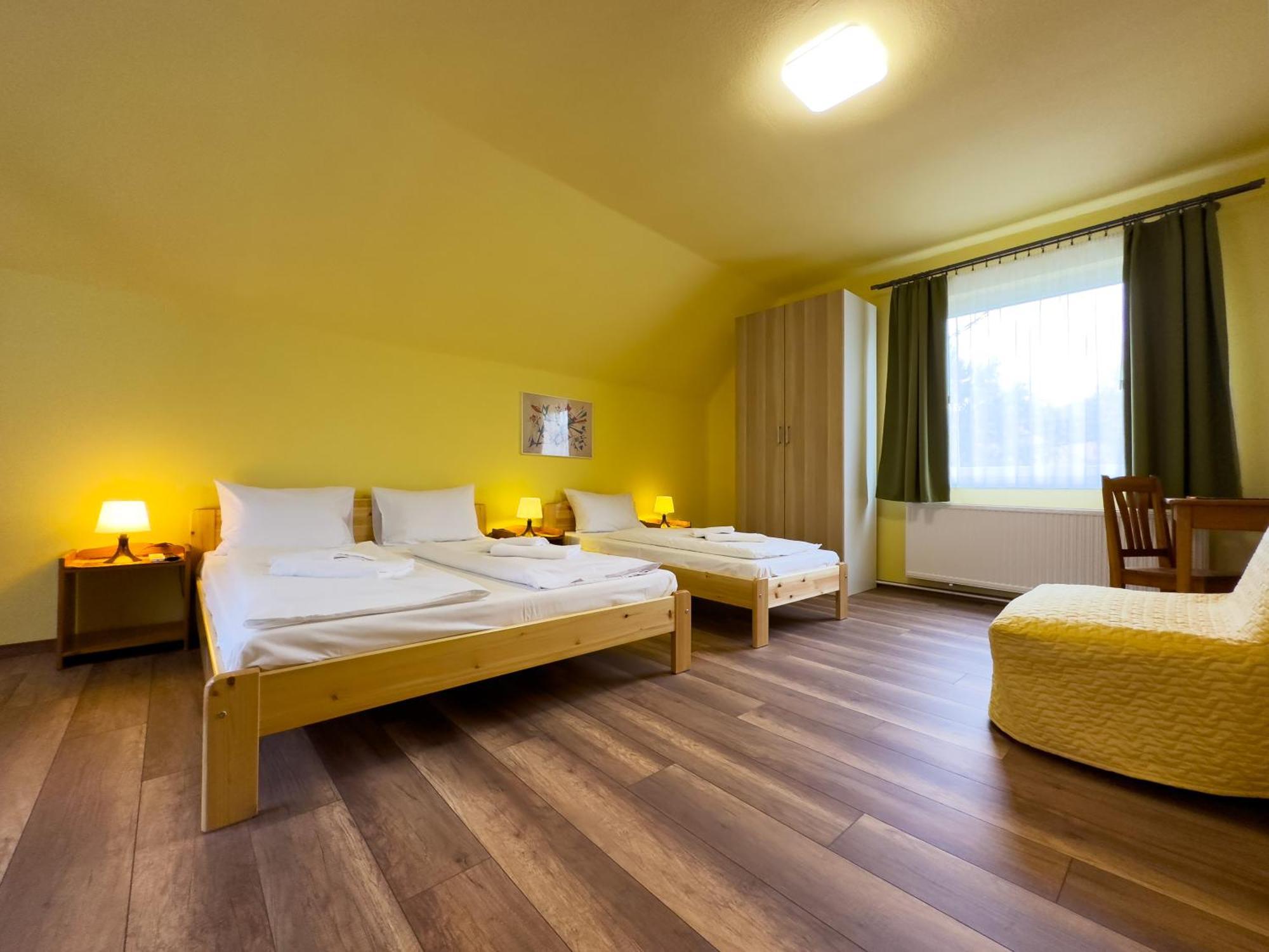 Irisz Panzio Hotell Budapest Eksteriør bilde